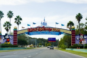 Walt-Disney-World-entrance.jpg